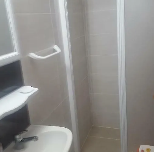 Incilikonak 호텔 Ula