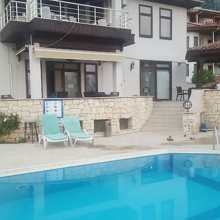 Incilikonak فندق Ula